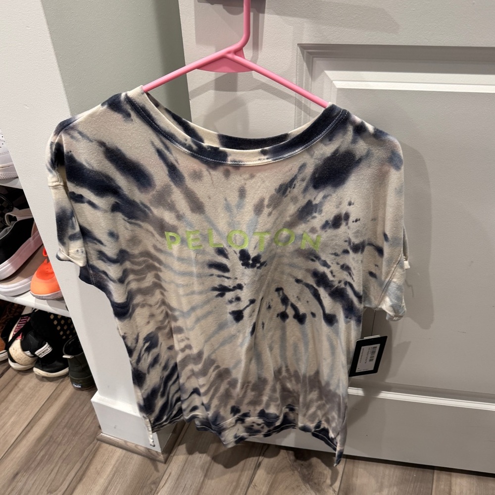 Peloton tie-dye tee shirt brand new with tags size medium